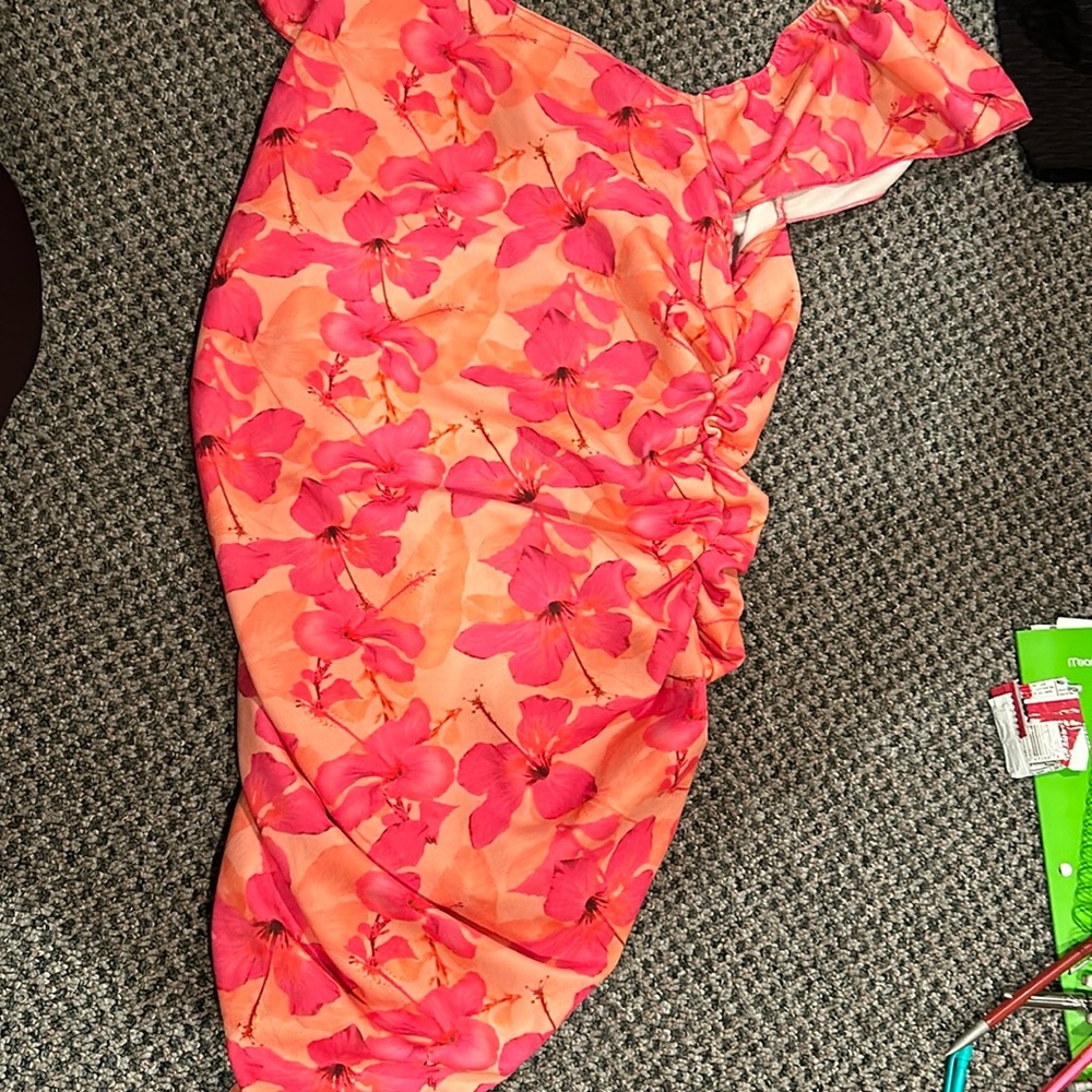 Pretty little thing rouched dress !